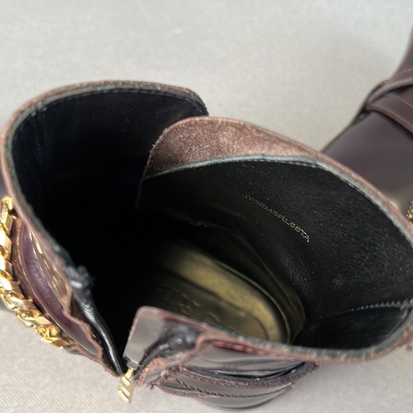 Burberry burgundy bootie size zip gold chain. Leather lining. Gently worn Size39 - Picture 14 of 14